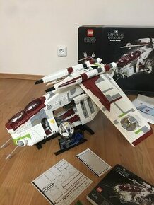 LEGO Star Wars 75309 UCS Republic Gunship - 1