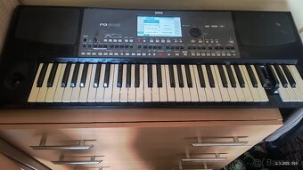 Korg PA 600