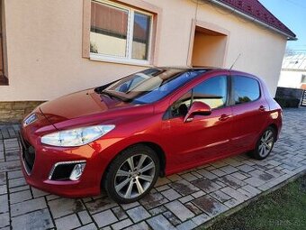 Peugeot 308 1.6 HDI 82kw ročník 2011 s panorámou