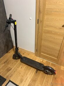 Xiaomi Mi Electric Scooter Pro 2 - Ako nová - Top Stav