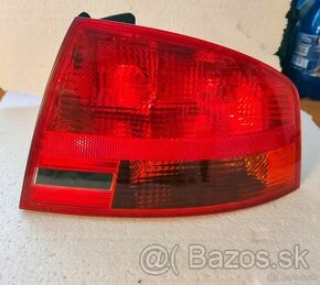 AUDI A4 B7 PRAVÉ ZADNÉ SVETLO