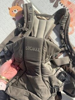 STOKKE nosic pre babatko