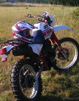 Rezervovana Yamaha XT 350