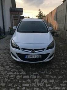 Predám Opel Astra J