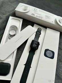 Apple Watch  8 45mm - 1