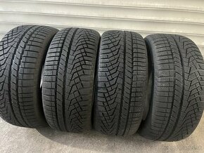 235/45R17 97V