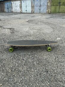 Predam longboard v tvare slzy