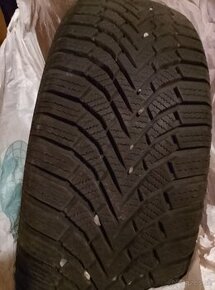 Predám Skoro Nové Zimné pneumatiky 195/65 R15 DOT 2020