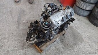 Motor + prevodovka prislusenstvo Honda civic Vii d14z6