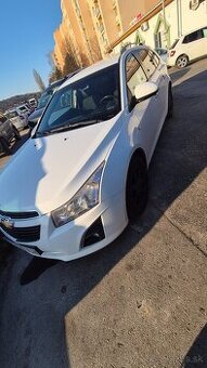 Predam Chevrolet cruze sw 2.0 .2013