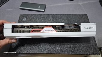 Sapphire PURE RX7800XT 16GB - 1