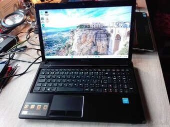 Lenovo. 15,6“ LED. Nový SSD 256 GB. Nová RAM 12GB.