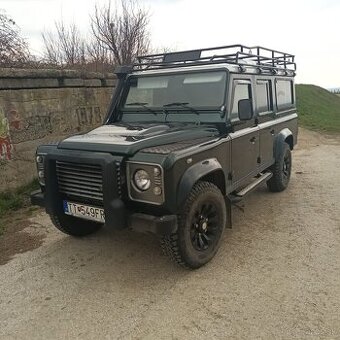 Land Rover Defender - 1