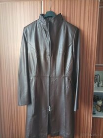 Elegantný dámsky kožený kabát z Jahnaciny K CERO,