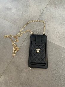 Chanel kabelka na mobil