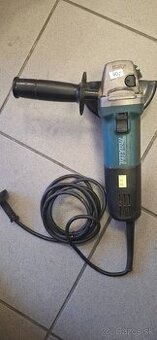 Uhlova bruska Makita 9557