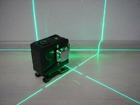 3D 12 líniový samonivelačný krížový laser, diaľkový ovládač