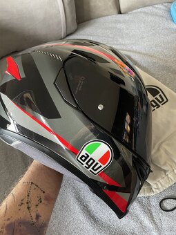 Nova prilba Agv k5 S