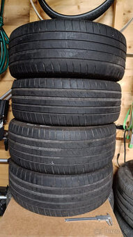 Predám letné pneu Michelin Pilot sport 4 rozmer 235/45 ZR18 - 1