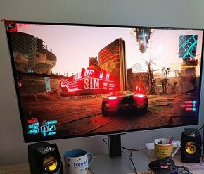 32" 4K 240Hz Samsung Odyssey OLED G8 - 1