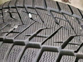 Zimne pneu 235/55r17