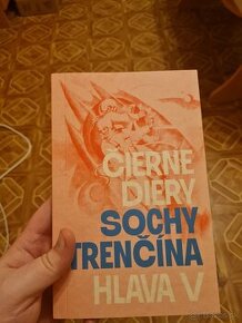 Čierne diery Sochy Trenčina