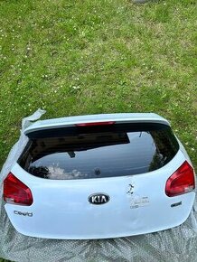 KIA Ceed kufor - piaté zadné dvere