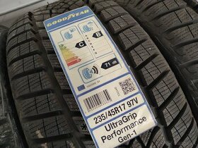 Zimna pneumatika 235/45R17 GoodYear 1ks