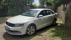 Volkswagen Jetta 2.0 TDI BlueMotion - 1