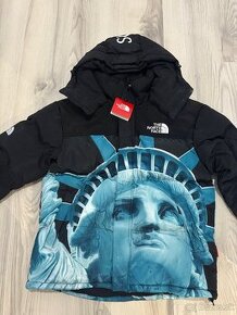 The North Face x Supreme bunda