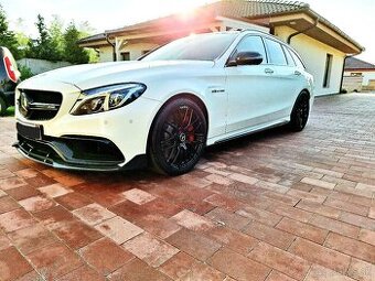 Mercedes-benz c63 s amg