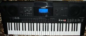 Yamaha PSR E453