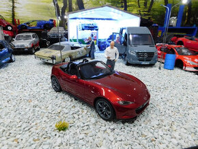 model auta Mazda MX5 Miata červená farba Otto mobile 1:18