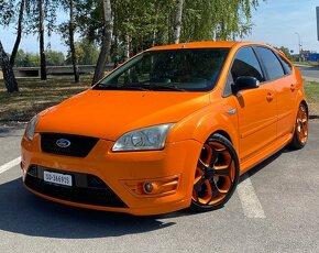 Ford Focus 2.5 ST 220PS ORANGE SWISS