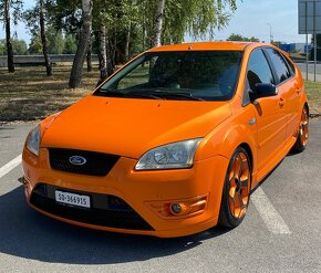 Ford Focus 2.5 ST 220PS ORANGE SWISS