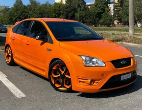 Ford Focus 2.5 ST 220PS ORANGE SWISS