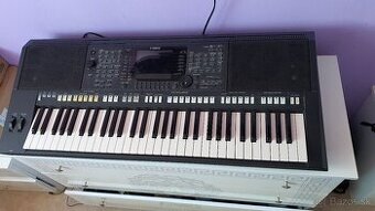 Yamaha psr s 750