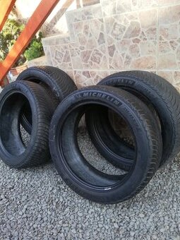 Michelin 235/45, R18