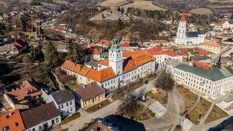 Na predaj historický objekt, dom v centre mesta Gelnica - 1