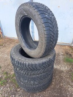 215/65 R15 C celoročne