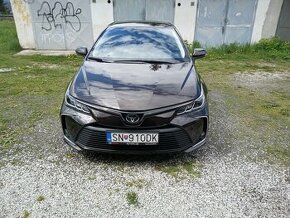 Toyota Corolla sedan 1,6 benzin- komfort ,tech,11900 km - 1