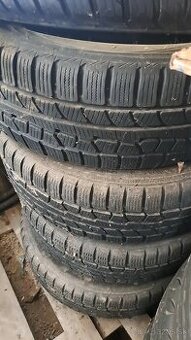 Zimné gumy 215/60 r17