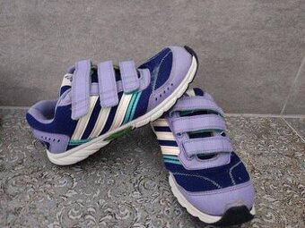 Tenisky Adidas v.33