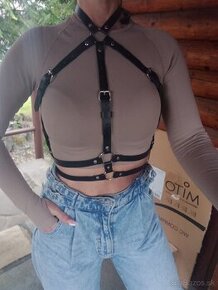 Harness traky nastavitelne