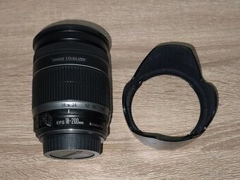 Canon EF-S 18-200mm f/3,5-5,6 IS