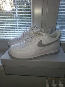 Nike airforce 1 biele