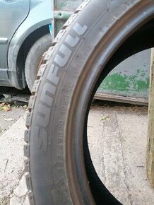 Zimné Pneu 255/45 r20 - 1