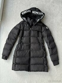 MONCLER luxusná bunda