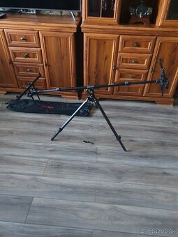 Predam novy tripod-stojan KAIDA,dlzka 130 cm