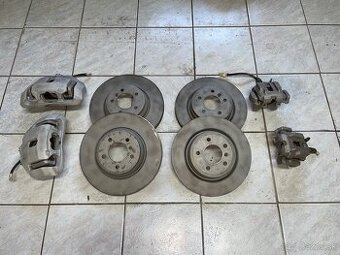 BMW e82 e87 e90 e91 e92 335i 335d brzdy 348mm